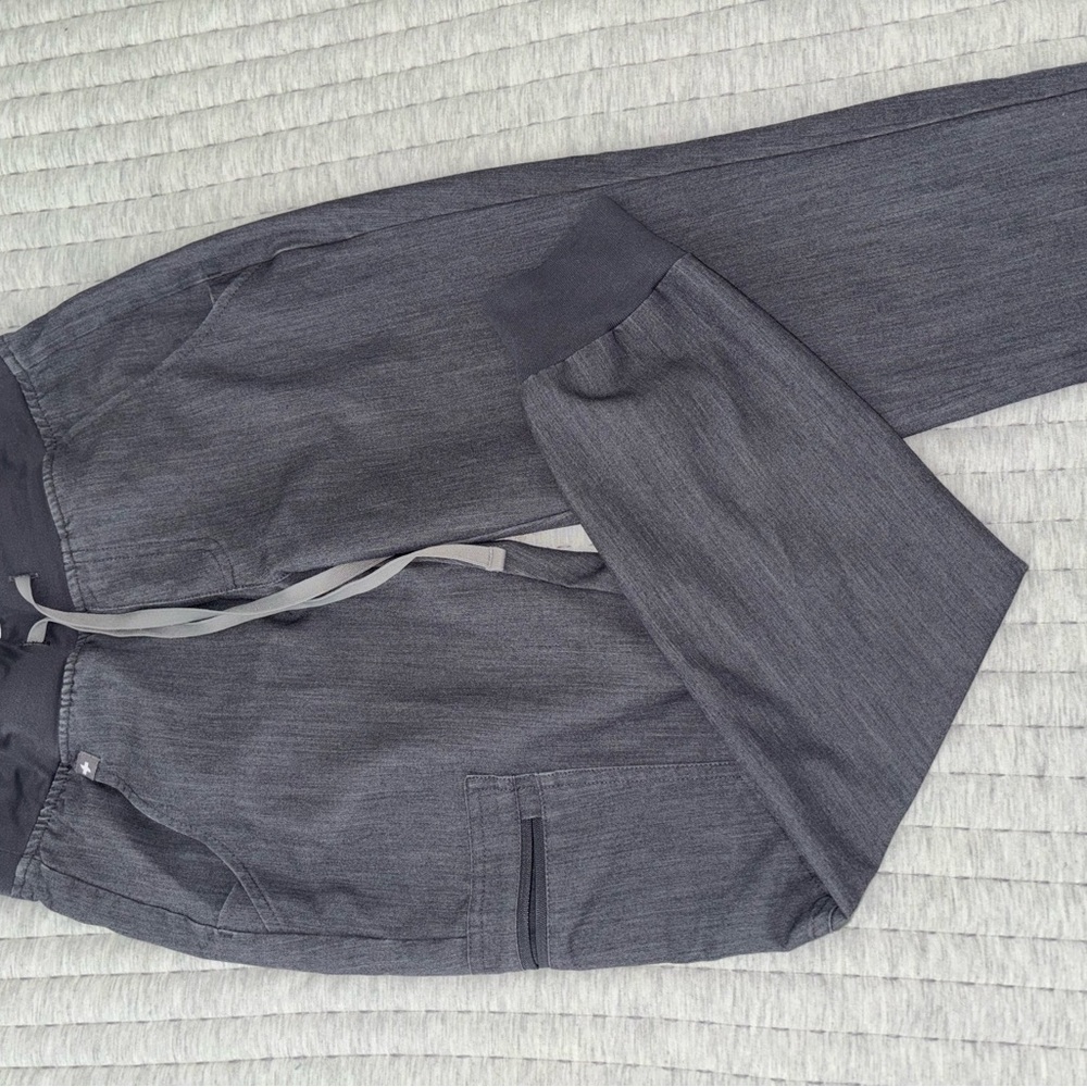 Figs Charcoal Jogger Pants for Men